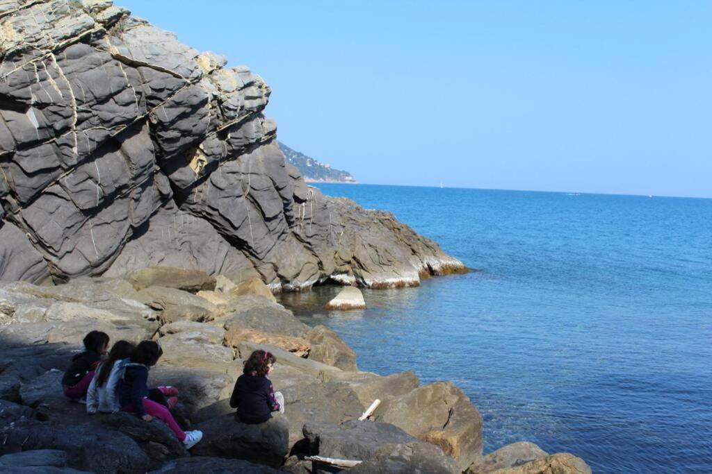 Conca Verde Appartamento Sul Mare Marina dʼMarina dʼAndora Exterior foto